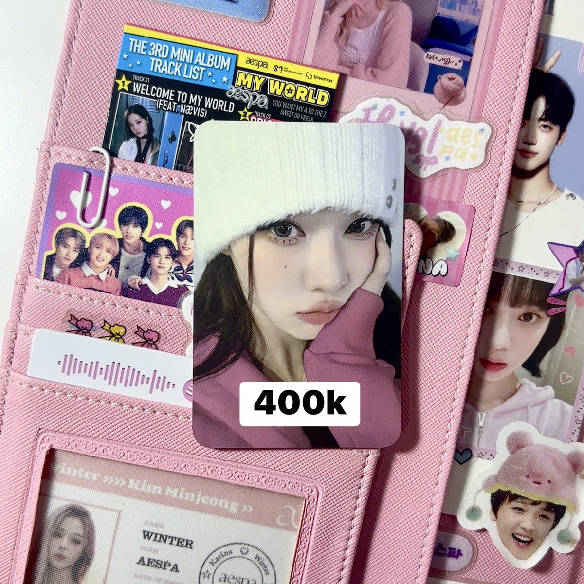 wts — want to sell
aespa winter pink hoodie

𖦹 tangsel, ina
𖦹 oren (price inc pack exc adm)
𖦹 not for sensitive buyers

tags. aespa kim minjeong pink hoodie zip-up pc only encore parallel line