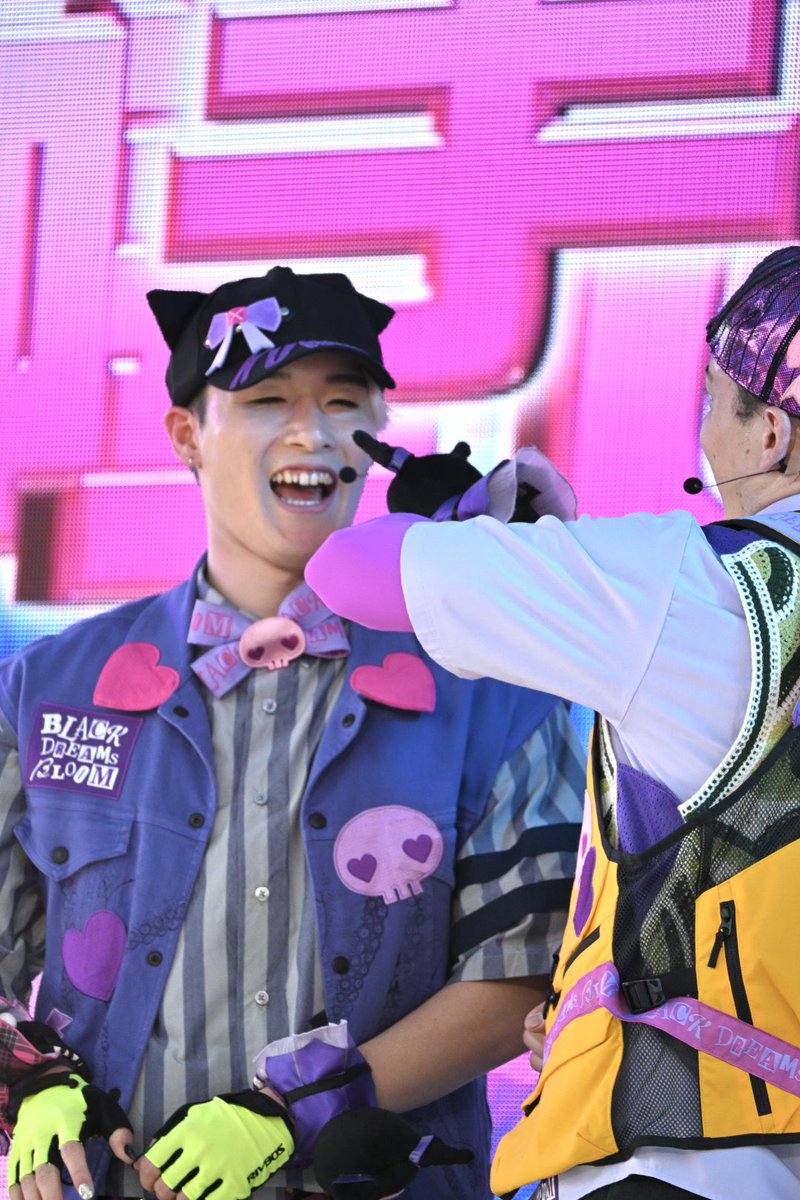 lSysi2w63JcXhAc's tweet image. クロミ・ライブ〜Discover Me Discover U!!!〜

😈🖤
#USJファン  #クロミライブ