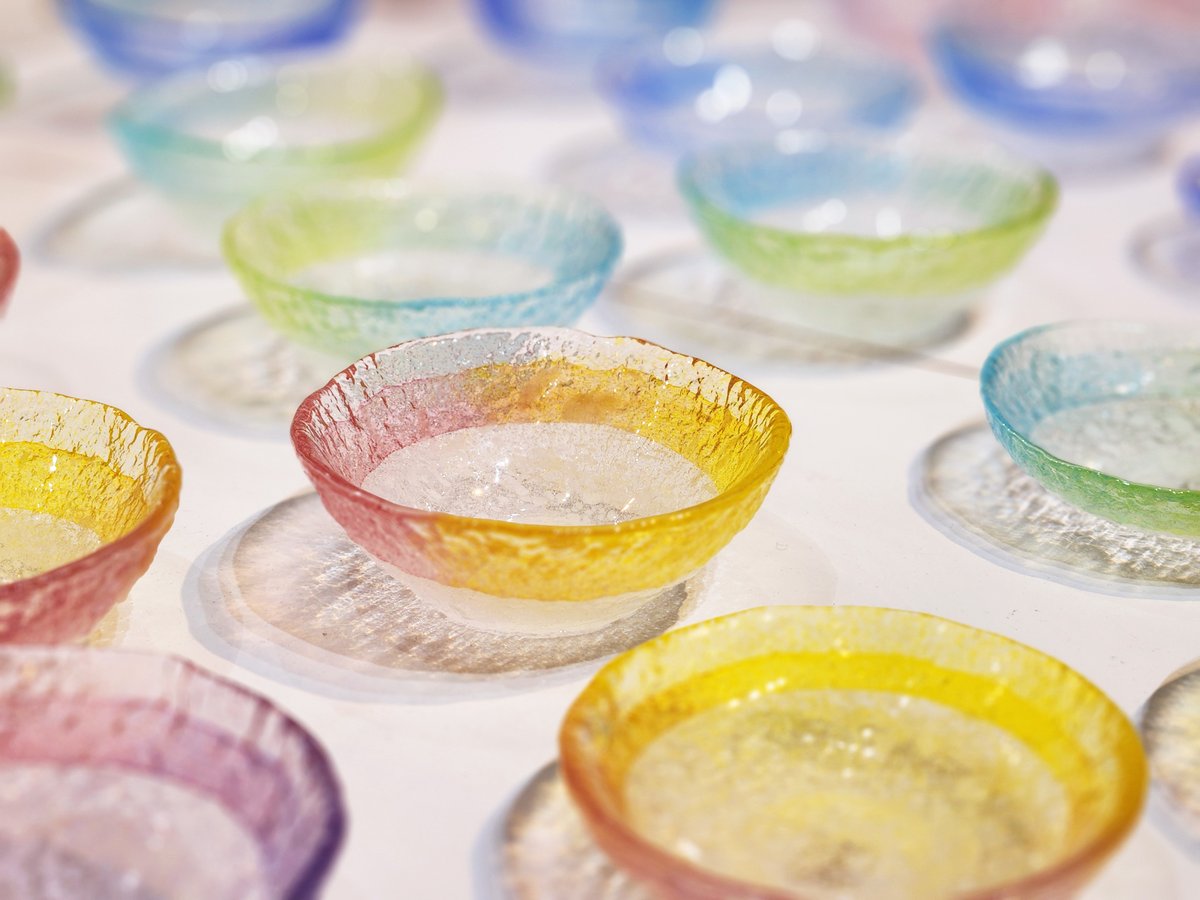 種類豊富に商品を取り揃えている北一硝子👀 なかでも 剣山やお香が小皿