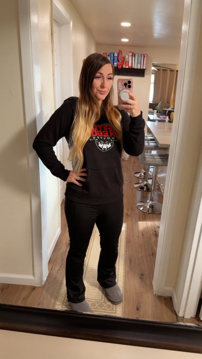 CaseyRilatos's tweet photo. This time last year I was my heaviest weight of 207. In June 2025 I decided to change my life and am now 157 lbs. 50 lbs down. https://t.co/tdGNHJdgpT