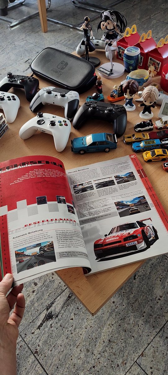 Tom_ZR_Race's tweet photo. Really happy to have found this Gran Turismo 3 strategy guide yesterday - so much information and awesome pictures 😎
#Retrogaming #GranTurismo #TheRealDrivingSimulator https://t.co/KlB3vbLsYz
