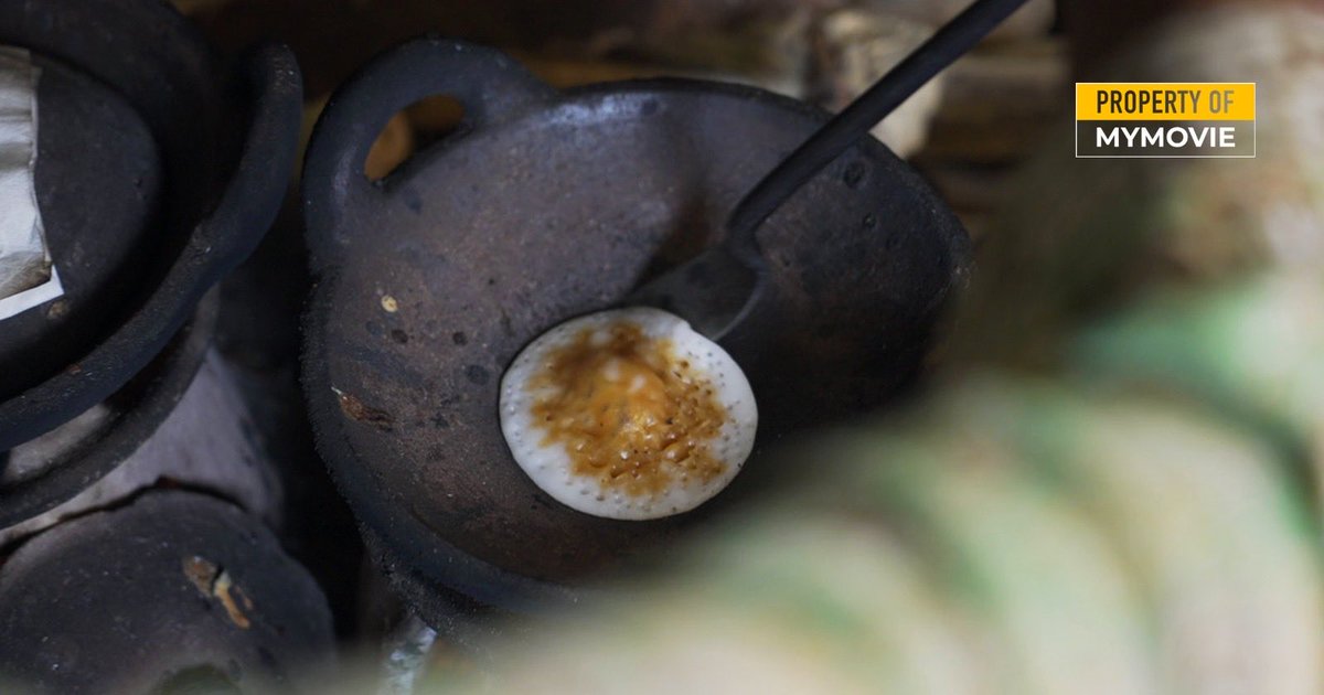 mymovietv's tweet image. 😳 THIS DESSERT DIDN’T CHANGE FOR GENERATIONS

Serabi Semarang isn’t trying to impress you.
It never needed to. Would you choose this over a fancy dessert?

Watch it here:
mymovietv.com/watch/video/342

🎥MY MOVIE ☀ Removieling Life 📺

#SerabiSemarang #StreetFoodLegend #Traditional