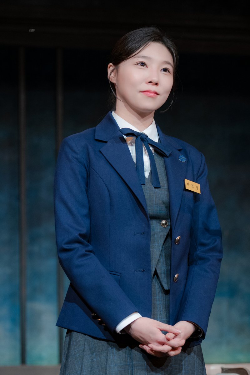 260425 밤 A여고 사서의 영광과 비극 무대인사

명경 | #이서영

기억할래 너와의 날들을 너와의 여행을