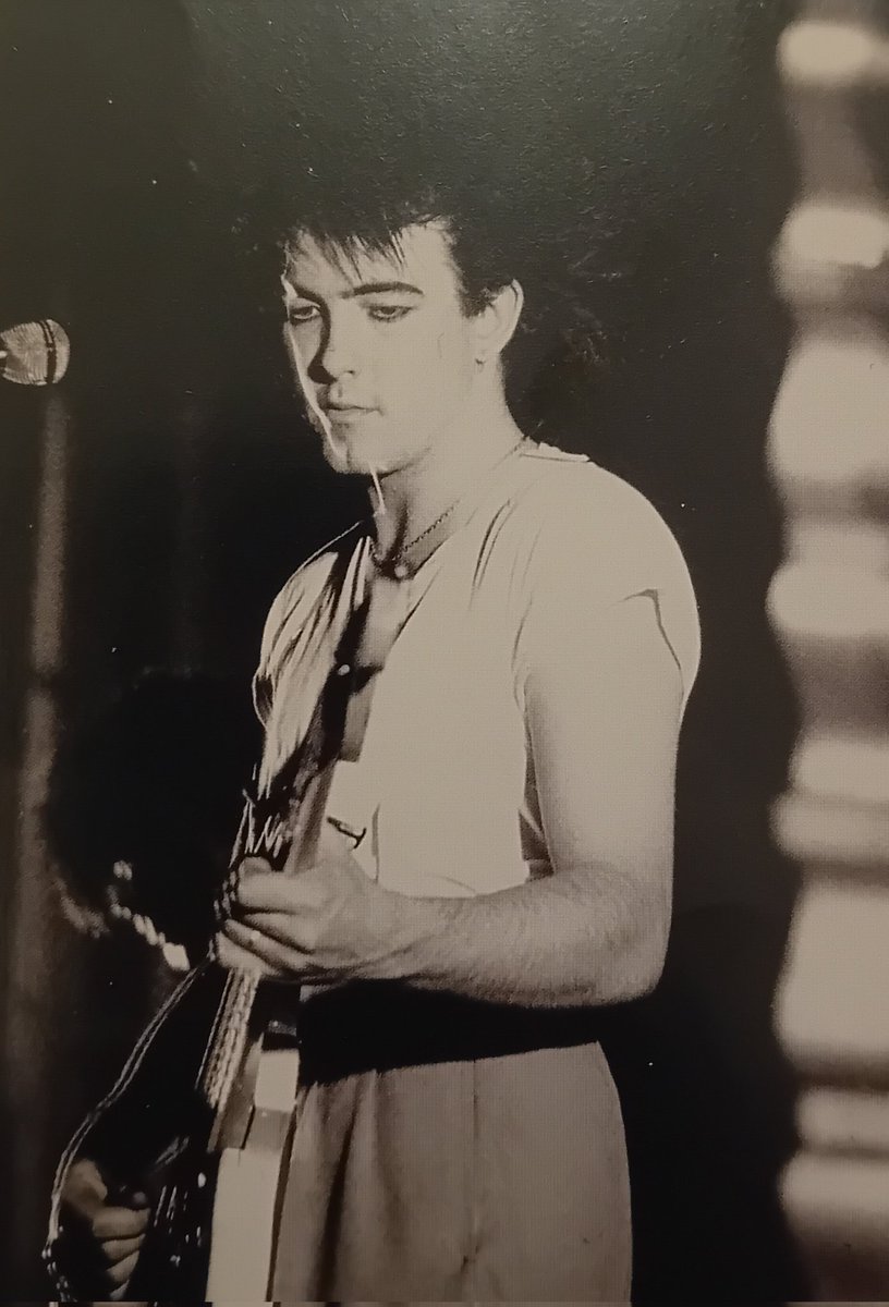 ckone1976's tweet image. #TheCure #RobertSmith #Pornography

Robert Smith live on stage with Simon &amp;amp; Lol for the early Pornography Tour '82.
The incredibly dark &amp;amp; depressing atmosphere these three young musicians managed to create on stage was indescribable. I wish I could have experienced it just once.
