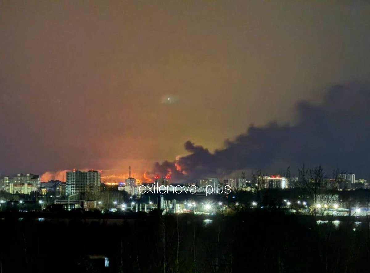 NOELreports's tweet image. A Ukrainian drone strike targeted the Yaroslavnefteorgsintez refinery in Yaroslavl. A vacuum oil distillation unit caught fire following the attack, triggering a blaze at the facility. #Ukraine