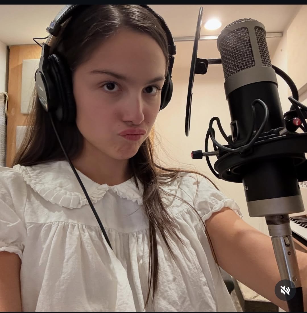 Red Media tweet media