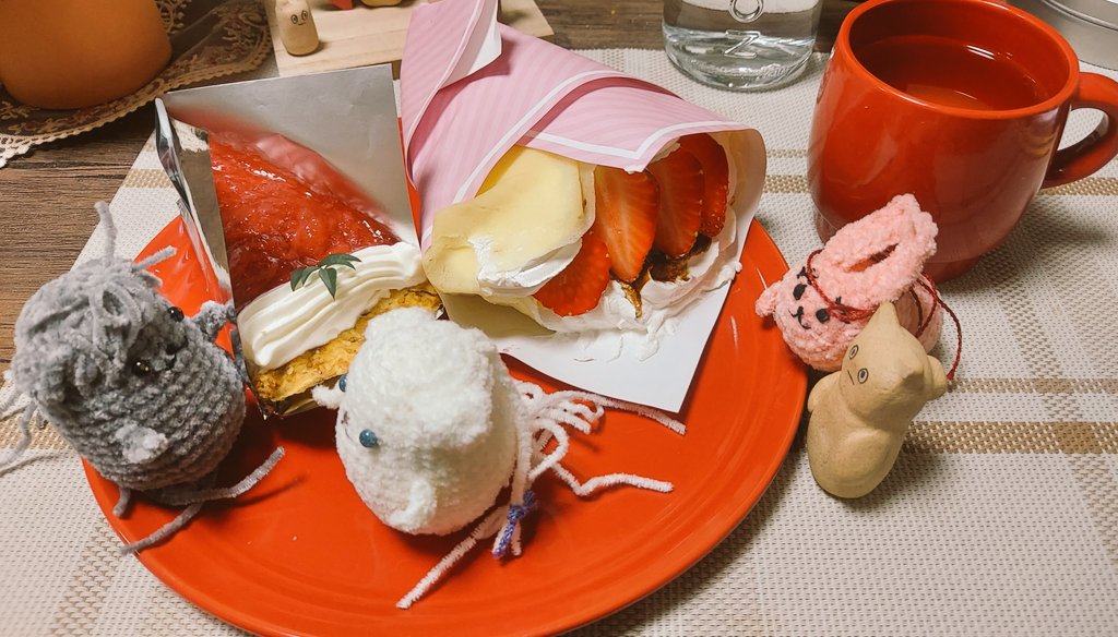 ｵﾁｬｶｲ2日目💐
プリンでお祝いや～🍮

#あわいの民エアお茶会