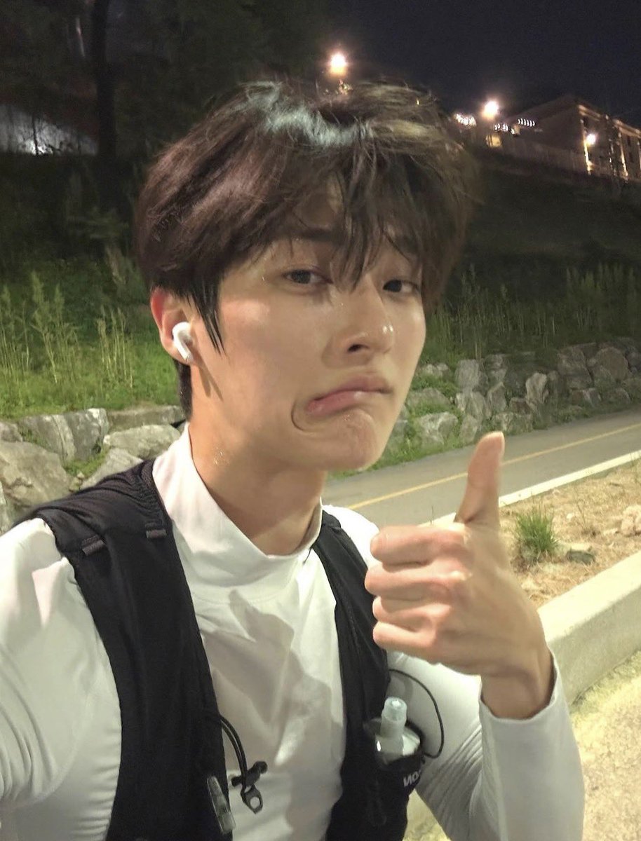 ozxinx's tweet photo. 건우세아얼합..
이거된다….. https://t.co/2UOqIvqWZn