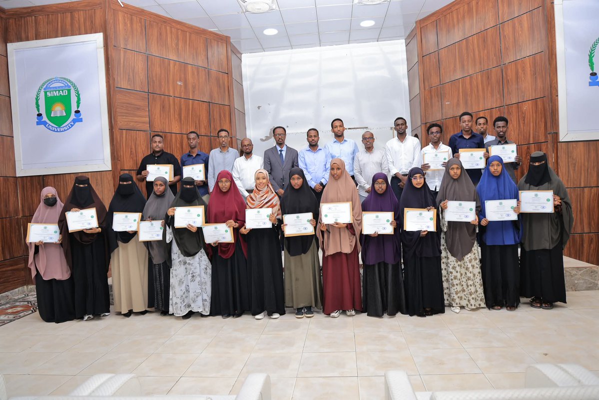 SIMADUniversity's tweet image. SIMAD University honored top-performing students across its faculties for their outstanding academic achievement.

First-place students were awarded full scholarships in recognition of their excellence and dedication.
#SIMADUniversity #AcademicExcellence #Somalia