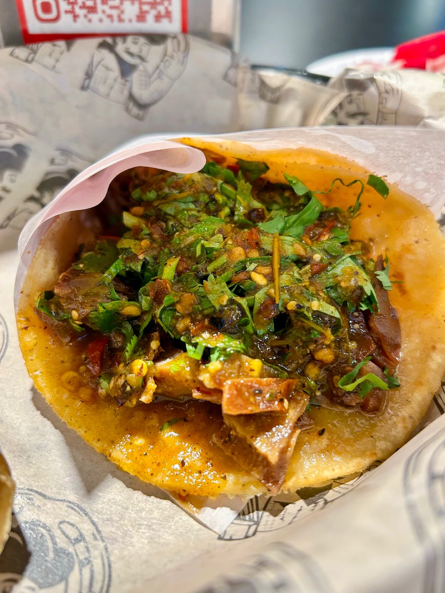 thedividingline's tweet image. #SaturdayNight. 

#Tijuanazo #Tijuana #UrbanPhotography #FoodPhotography #Foodie #FoodPorn #Taco #Tripa #Mood #Love #YesPlease #MeatLover #Spicy #Juicy.