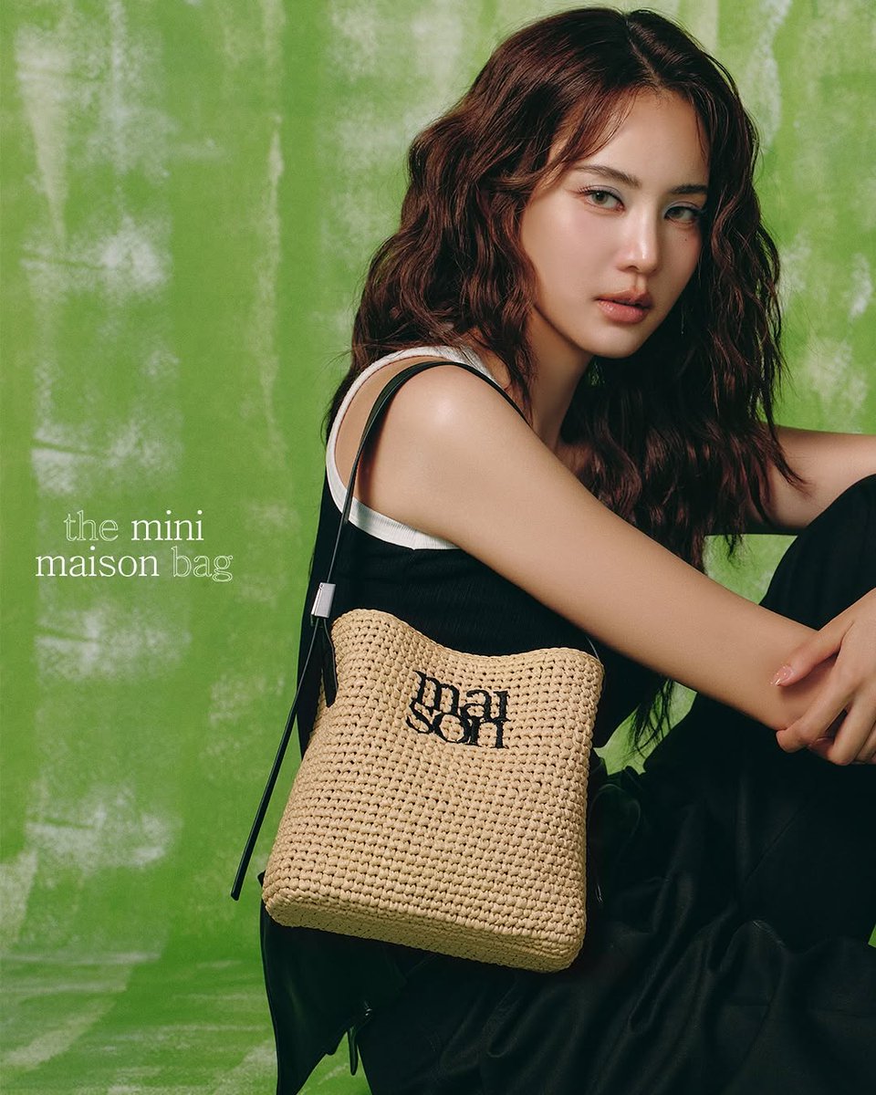 BOW_MUSEUM's tweet photo. #TheMiniMaisonBag is 100% handcrafted through intricate weaving techniques. Available in limited quantity of only 500 pieces, pre-order before it’s gone. 🧺💭🔜
🛒 Back in stock on LINE Shopping (28 April at 11:00)
#BowformaisonKEEPS #โบว์เมลดา
#maisonKEEPS #bow_maylada
cr. maisonkeeps