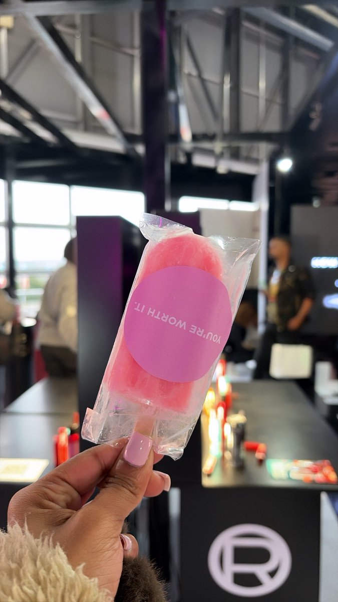 twin_tebo's tweet photo. Day 3 and the final chance to experience #TakealotHouseOfBeauty 💄✨
Everything beauty, all in one place.
Make sure you visit the #HouseOfBNG stand before it’s over. Enjoy https://t.co/ofKyOSMsSN