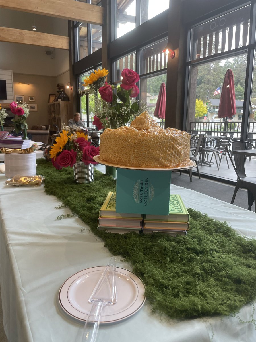 bsnakbooks's tweet image. 1st launch! Enchanted forest theme. “A Bee’s Snack” #children #book #launchparty