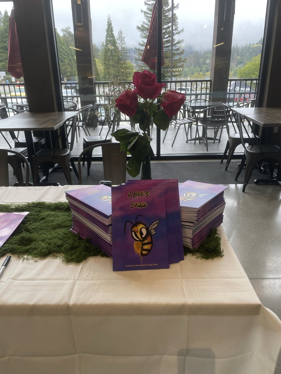 bsnakbooks's tweet image. 1st launch! Enchanted forest theme. “A Bee’s Snack” #children #book #launchparty