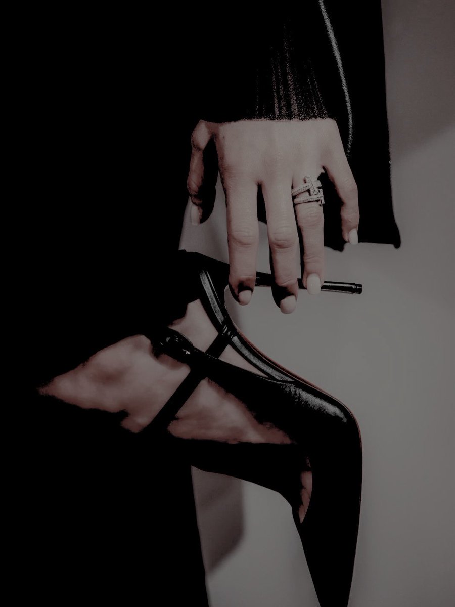 ⋆˚࿔ 𝐞𝐥𝐥𝐞𝐧. 𝜗𝜚˚⋆ tweet media