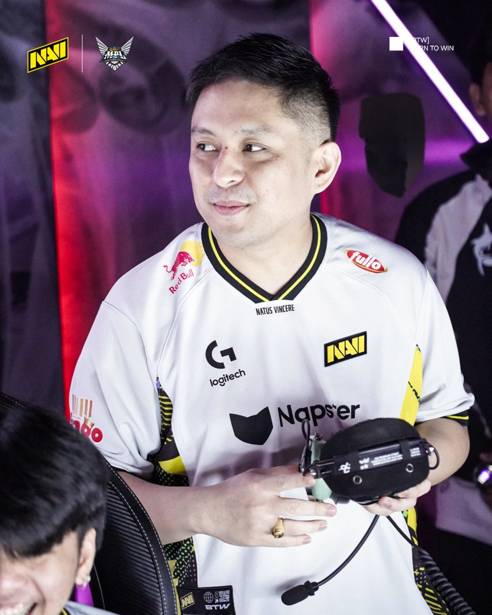 NAVIMLBB_'s tweet image. Let’s go, finish Week 5 of MPL Indonesia with a victory! 💪😁

#BORNTOWIN #NAVINATION