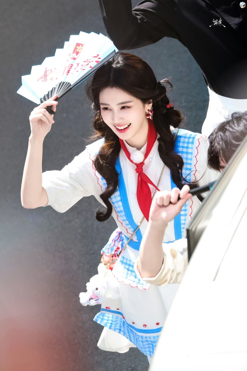 สดใสซะเหลืออเกินนน 🩵