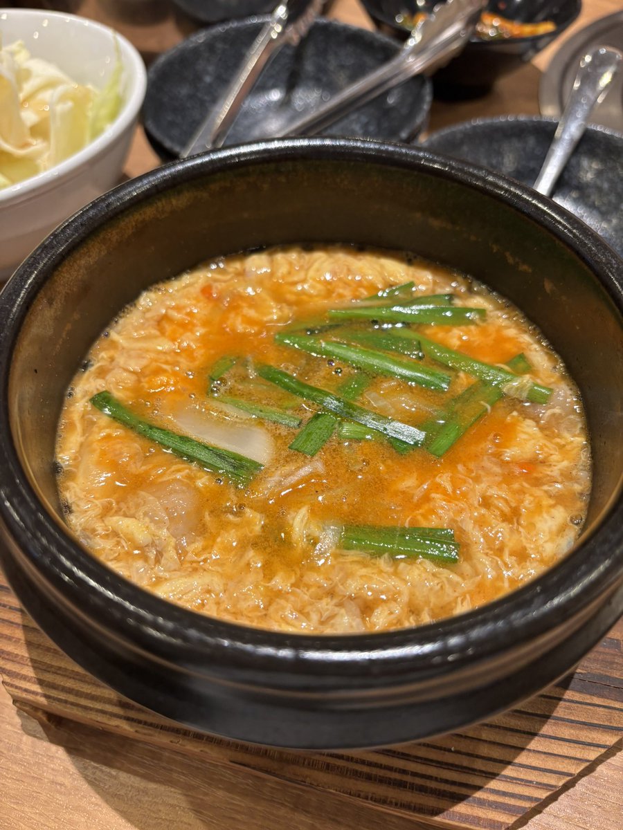 f__tdys's tweet photo. 今日の夕食は（牛角）さんにて
早めの夕食です。本日は
・牛角上カルビ
・ねぎ牛たん塩
・ふりそで特醤油焼き
・コク旨桜ユッケ
・その他色々を摘みに
ビール🍺レモンサワー&amp;ハイボール
です。やっぱりカルビが美味い
ですね〜😋😋😋✨
最高  笑 https://t.co/ZFM3AYg89X