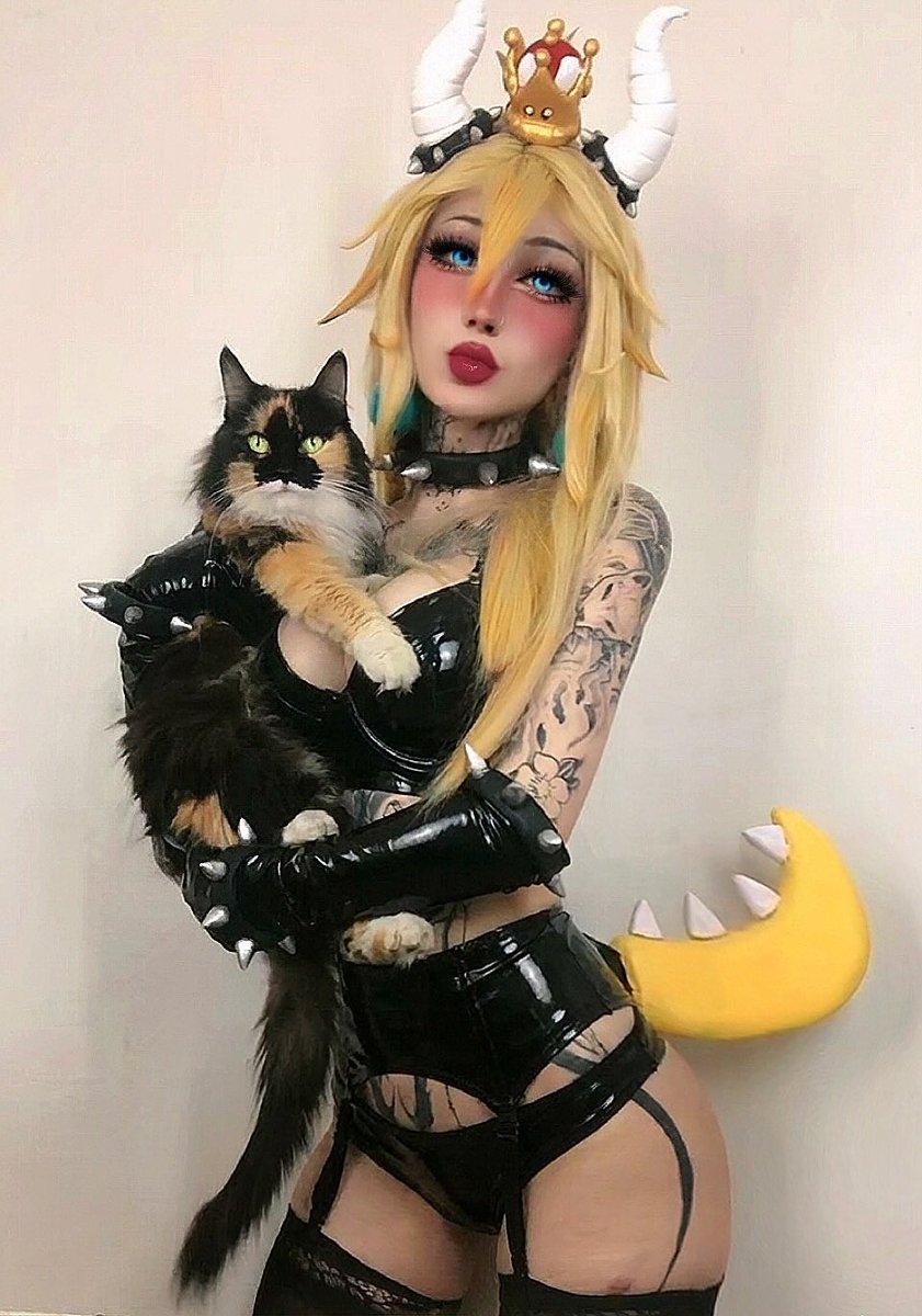 monkrop's tweet photo. ✨🖤 #cosplay #tattoo #anime #goth https://t.co/WKiTED6ZKq