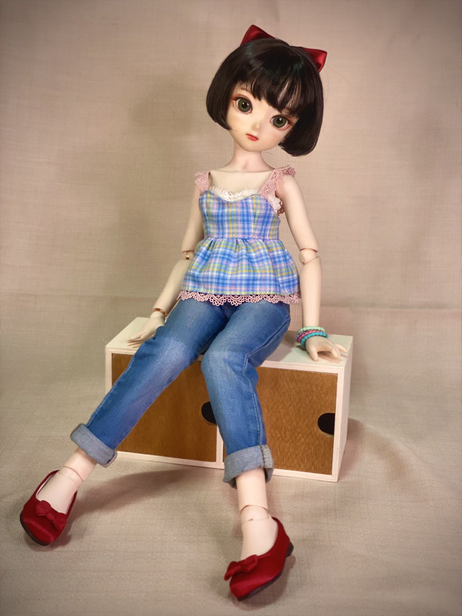 marumenigan's tweet photo. #MinSelect さんのチェックチュニックを着せてみた
可愛過ぎる❤️
これは私の手持ちの服で出来る最強に可愛いコーデなのですが、大人っぽく背伸びしたい筈なのに子供っぽいお気に入りのリボンを付けてたり、上半身の色っぽさに対するデニムのボーイッシュさなどという二律背反性が思春期特有の文字数… https://t.co/uFWbF5JIfT