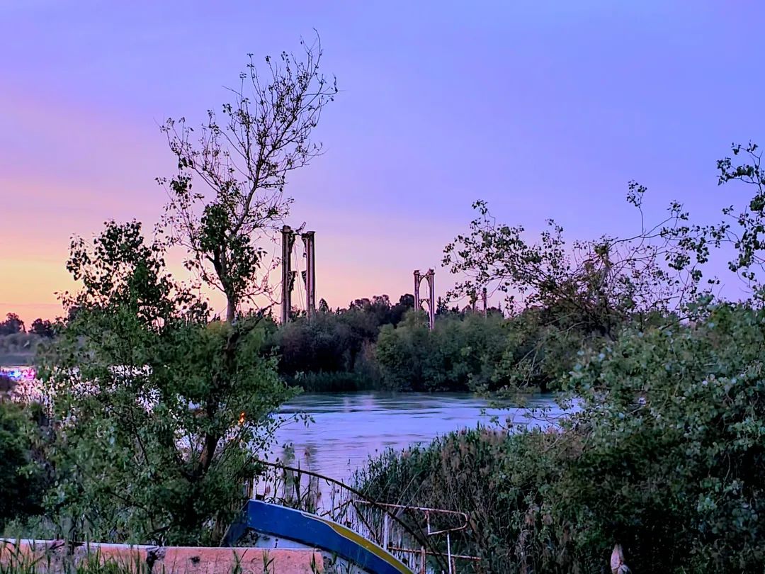 DeriElzzorp's tweet photo. غروب دير الزور🌉💓
#ديرالزور #سوريا_الجديدة #سوريا https://t.co/w5Ld4aEDqK