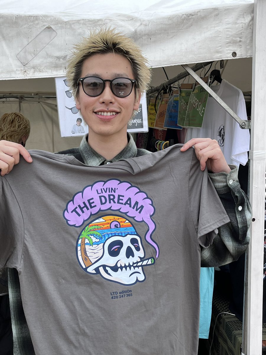 range_official's tweet image. トライアングルコラボサングラス🕶️
残り僅かになってきました！
お早めにrange★,seedleSs,SMSW
ブースにお越し下さい

お得なセール品やサンダル、靴下、タオルなどの着替え対策アイテムもあります！

着用モデルは
G Freak Factory 茂木
Enth タクミ

#TRIANGLE2026 #トライアングル2026 #range