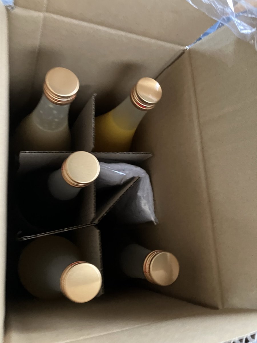 1本二千円するリキュールが5本入った箱が五千円で、飲み放題で飲みまくったリキュール全種類。もちろん栗も入ってて良い買い物すぎた。
流石にハンドルキーパーしてくれた母親に栗のリキュールは渡した_(´ω`_　)_
もう一箱買えば良かった…