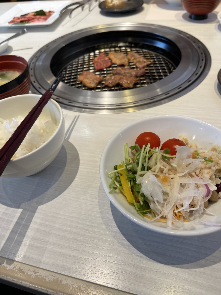 upug17's tweet photo. 昼は、なべしま焼き肉
旨い😋 https://t.co/eOsbcu4E9M