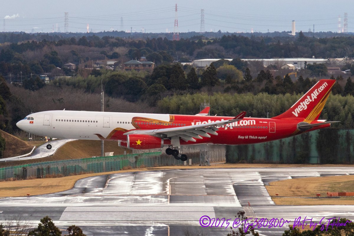 Tga380800's tweet image. Airline:VietJet Air
Aircraft:A330-300
Locations:NRT
Date:26/12/2025
Remarks:

#VietJetAir #ベトジェットエア #VJ
#Airbus #A330 #A330300
#NRT #NaritaInternationalAirport #成田空港 #成田国際空港 #RJAA
#飛行機好きな人と繋がりたい #飛行機好きな人 #飛行機写真