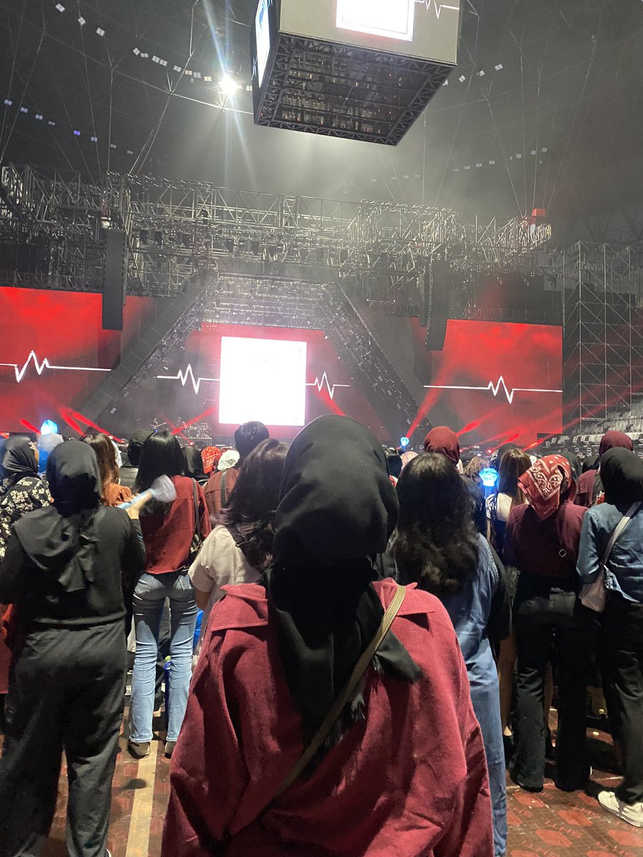 jasjustip's tweet photo. DAY1🙌🏻 https://t.co/eak59vuY6X