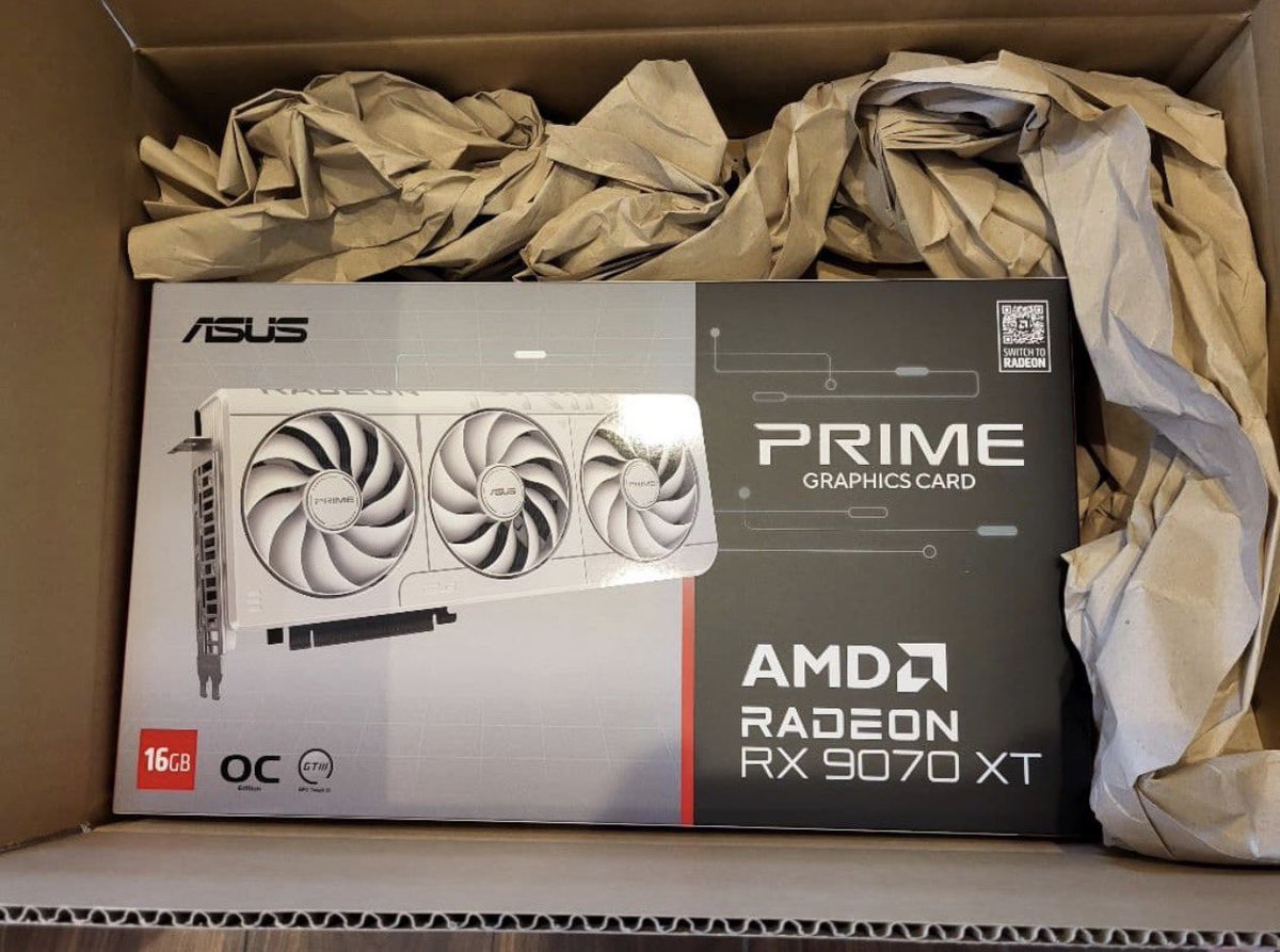 DylanTh06574764's tweet image. ASUS PRIME Radeon RX 9700 XT
¥70,000円

自作の為購入しましたが周辺機器の高騰についていけず置物になってしまっているためお譲り先探しています。

2026年3月22日 Joshin web Yahoo!店にて購入
新品未開封、保証書、購入証明書入り
リプに続きます。

#PC
#パソコン
#売ります
#ゆる募
#拡散希望