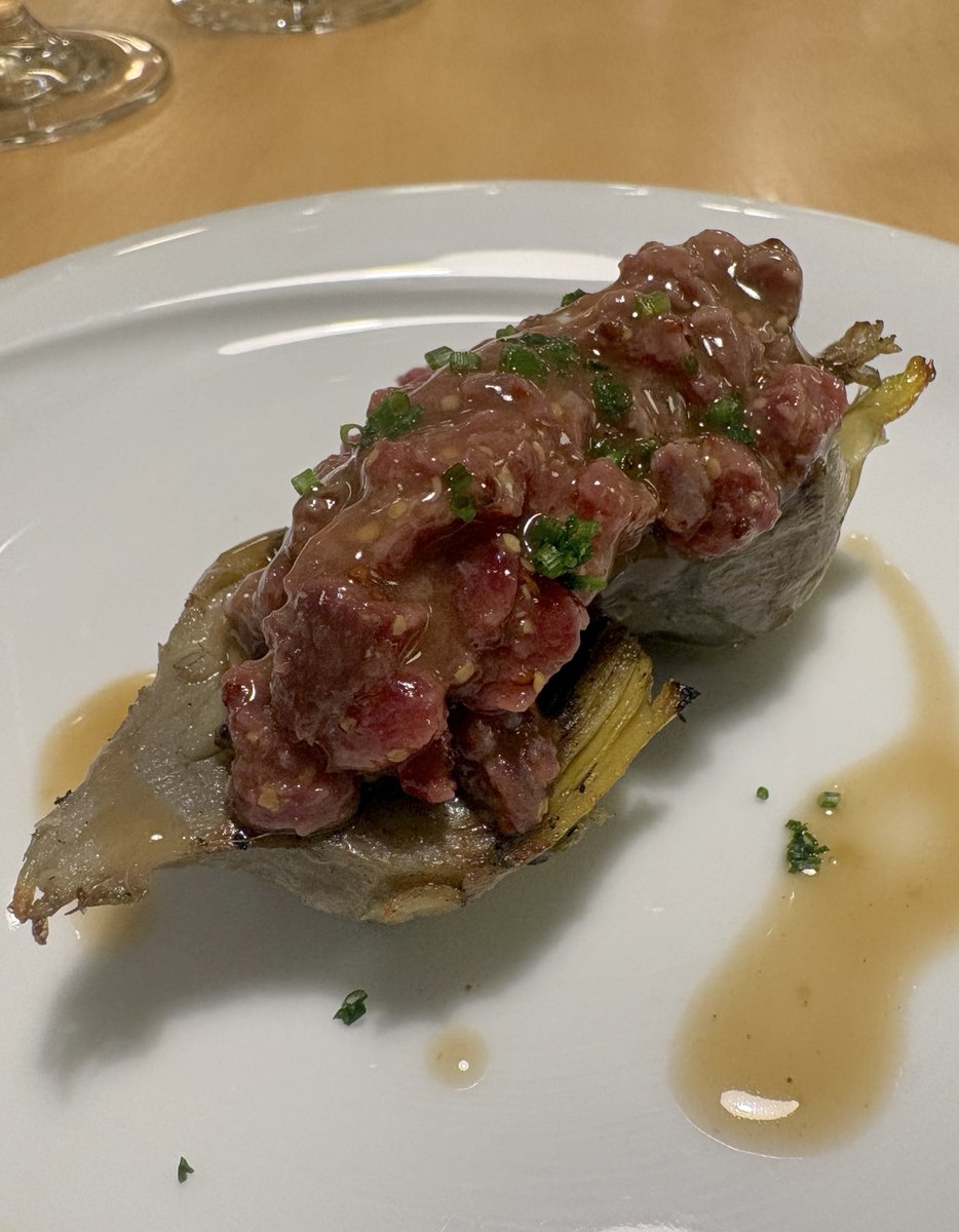 ricardsampere's tweet image. Vítric és un dels #restaurants que millor representa el bon moment gastronòmic de #Reus. En aquesta ocasió, amb un sopar maridatge amb el Celler @vallllach, una proposta que ja anticipava nivell. Crònica 👇.
restaurantscat.cat/vitric-restaur…