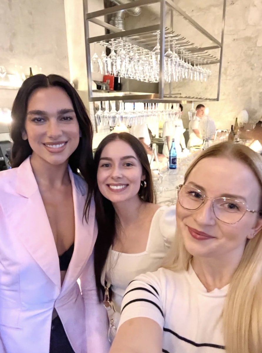 hundualipa's tweet photo. Dua Lipa is currently in Warsaw, Poland. 📍 🇵🇱
📸: mietaaa via Instagram https://t.co/txAMGVUnwB
