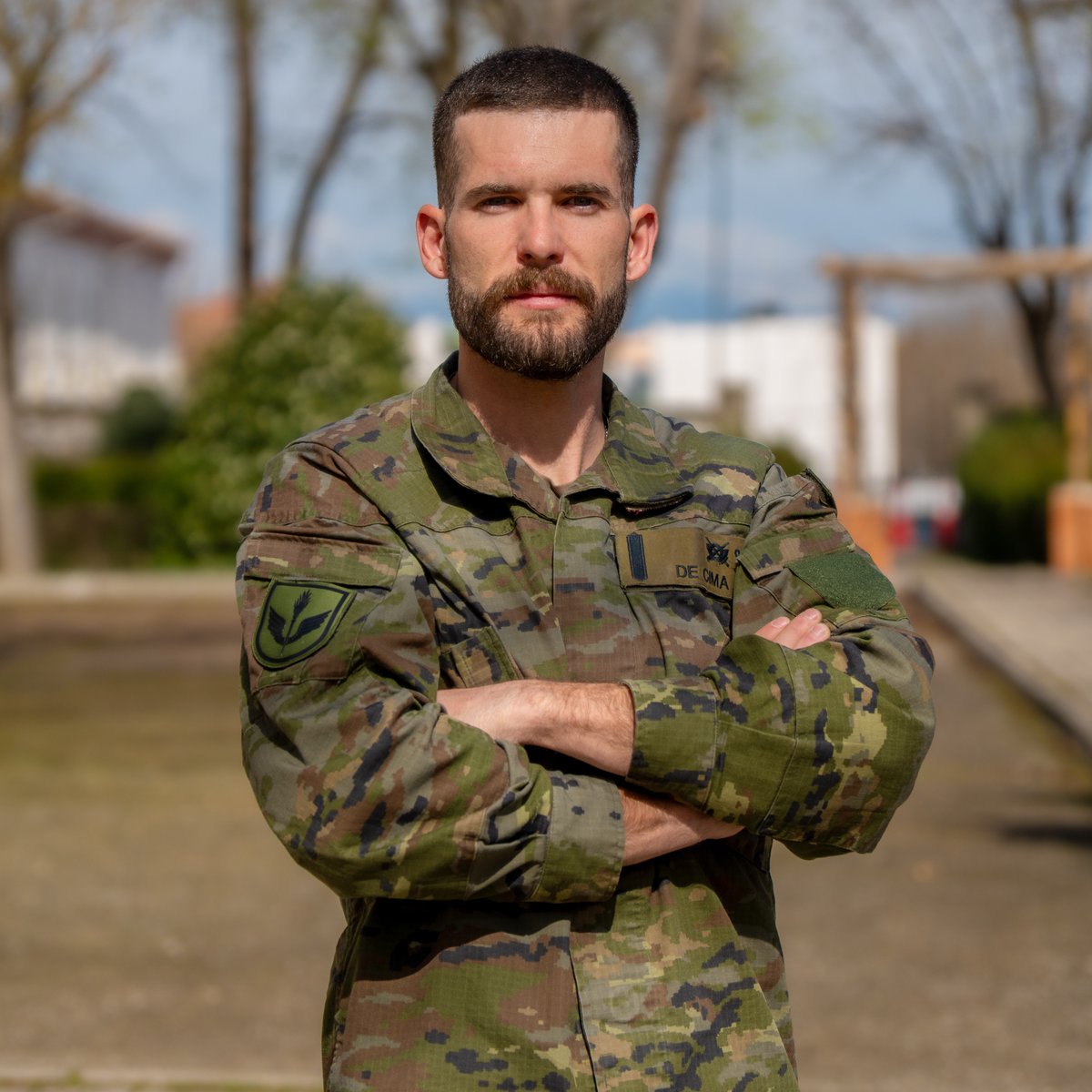 EjercitoTierra's tweet image. #BuenosDías, este domingo en nuestro #BLOG: Conocer a....."SOLDADO DE CIMA"
Destinado en la Agrupación de Transporte n.º 1, ha convertido la escalada en su forma de vida y, en solo dos años, ha logrado grandes resultados: campeón en «Velocidad» (2024 y 2025), oro en «Bloque»