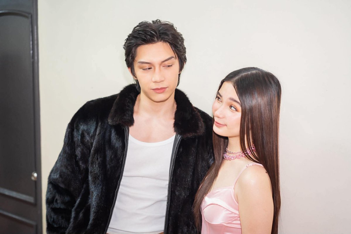 A photograph keeps a moment from running away, and I'm so glad this one captured Sofiño📸

Thank you to the one who captured to this beautiful moments of them🤍🤎

#Sofiño #SofiaPablo #IñigoJose