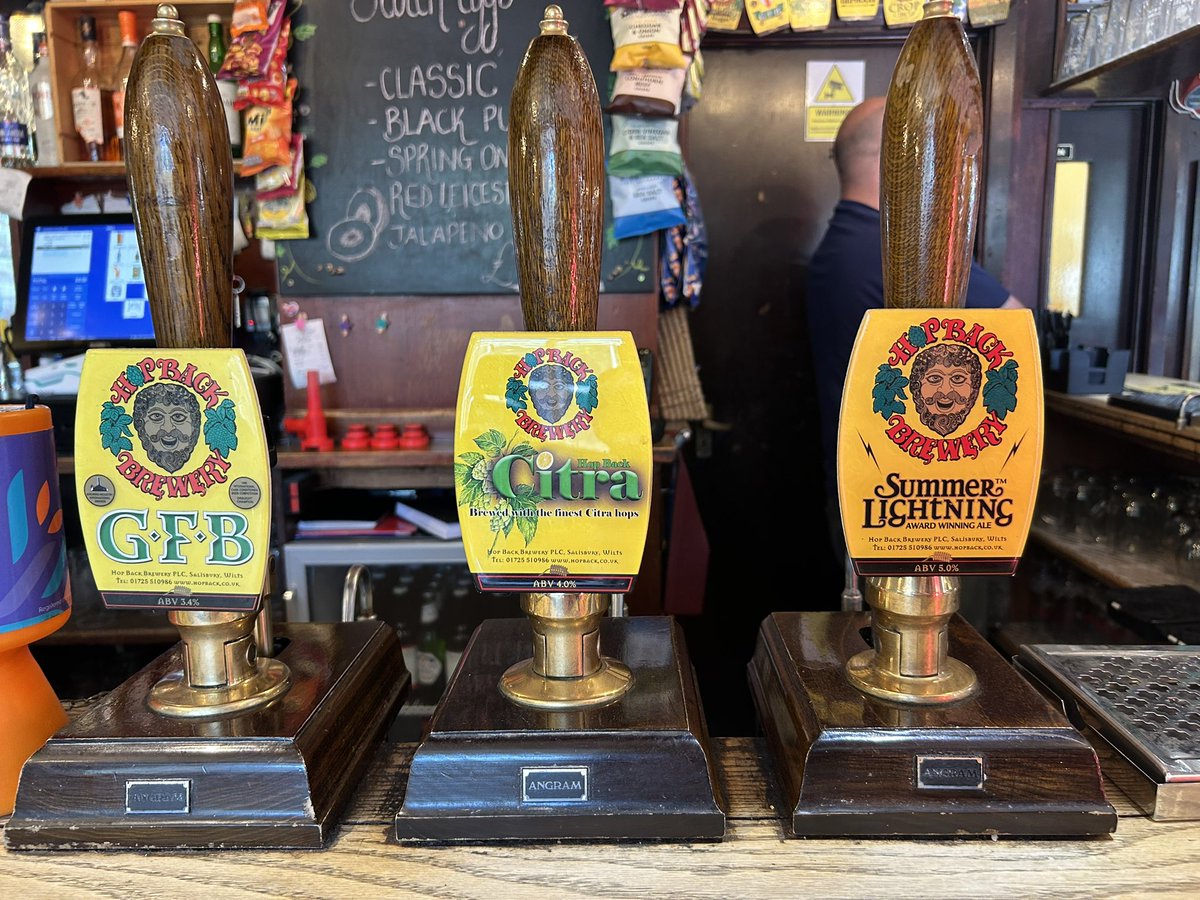 PubsSaving's tweet photo. The Sultan #pub #southwimbledon The interior retains it original 1950s character. #hiddengem #caskale #beergarden #livemusic #functionroom https://t.co/GRNwALmxmu