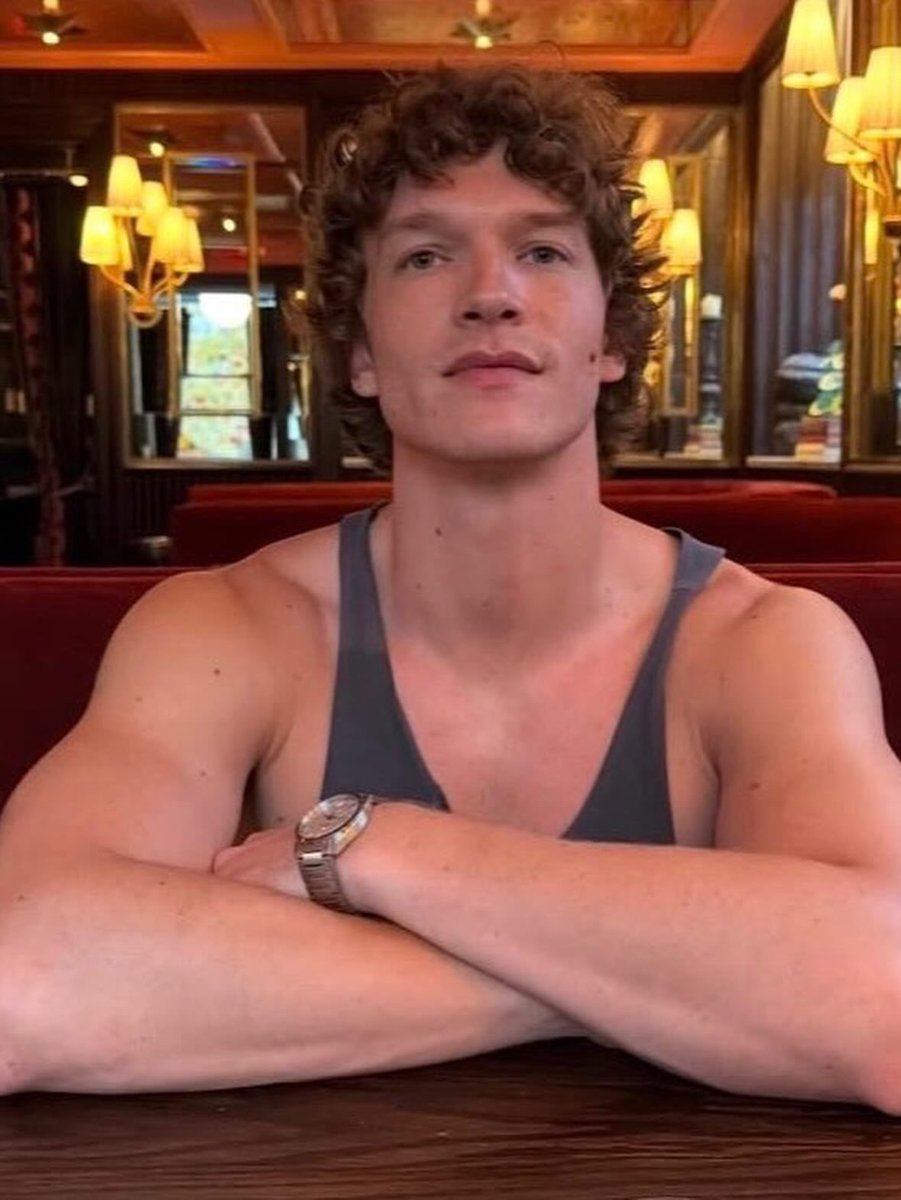 Stupid Canadian Wolf Bird tweet media