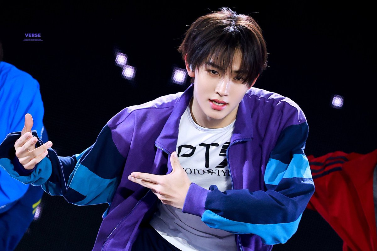 ella ❋ tweet media