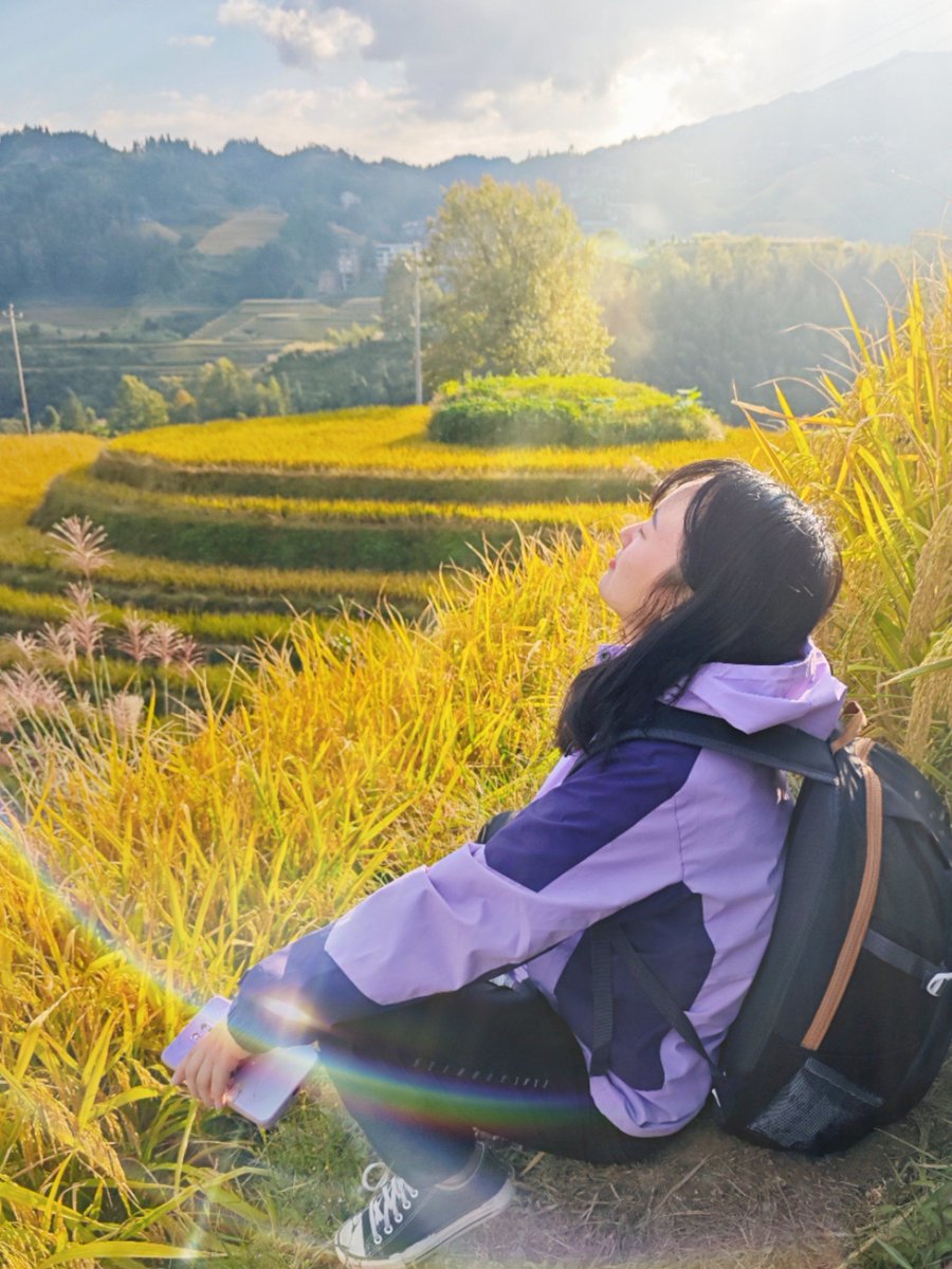 toxine18's tweet image. Chasing sunsets over rice terraces in Bali  Sat by the fields, sipped coconut water, and watched the sky melt into tangerine—pure magic. #Wanderlust #BaliVibes #NatureLovers