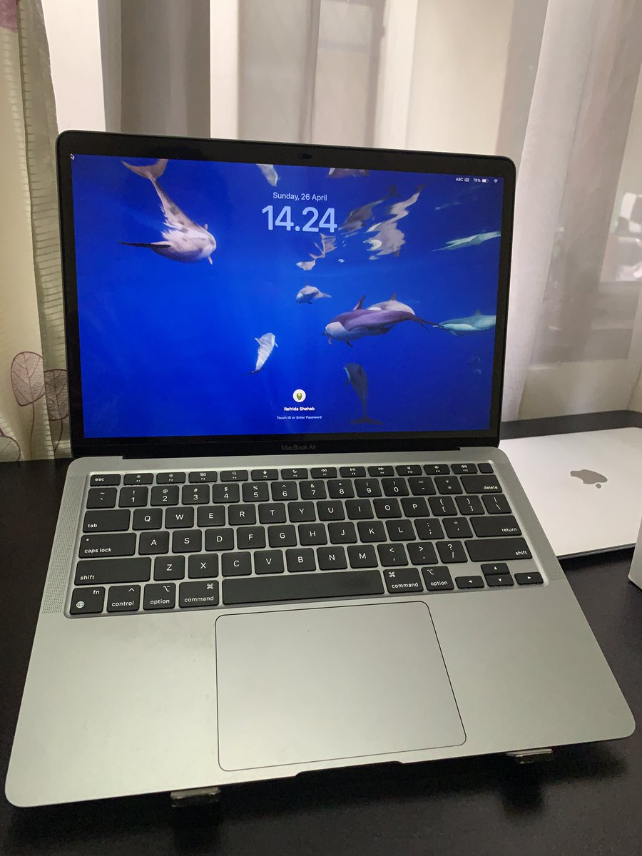 noveerlue's tweet image. WTS Macbook Air M1 2020 ibox
💗 condi: LIKE NEW (dipake skripsian doank)
💗 Space Grey
💗 Baterai 96 CC 95
💗 Kelengkapan: FULLSET ORI
🗒️ alasan dijual: udh wisuda 🧑🏻‍🎓 

💸 8,8 jt (open nego) 
COD Jaksel/Depok (Area UI/beji preferred)
#wts #zonauang #macbook #wtb