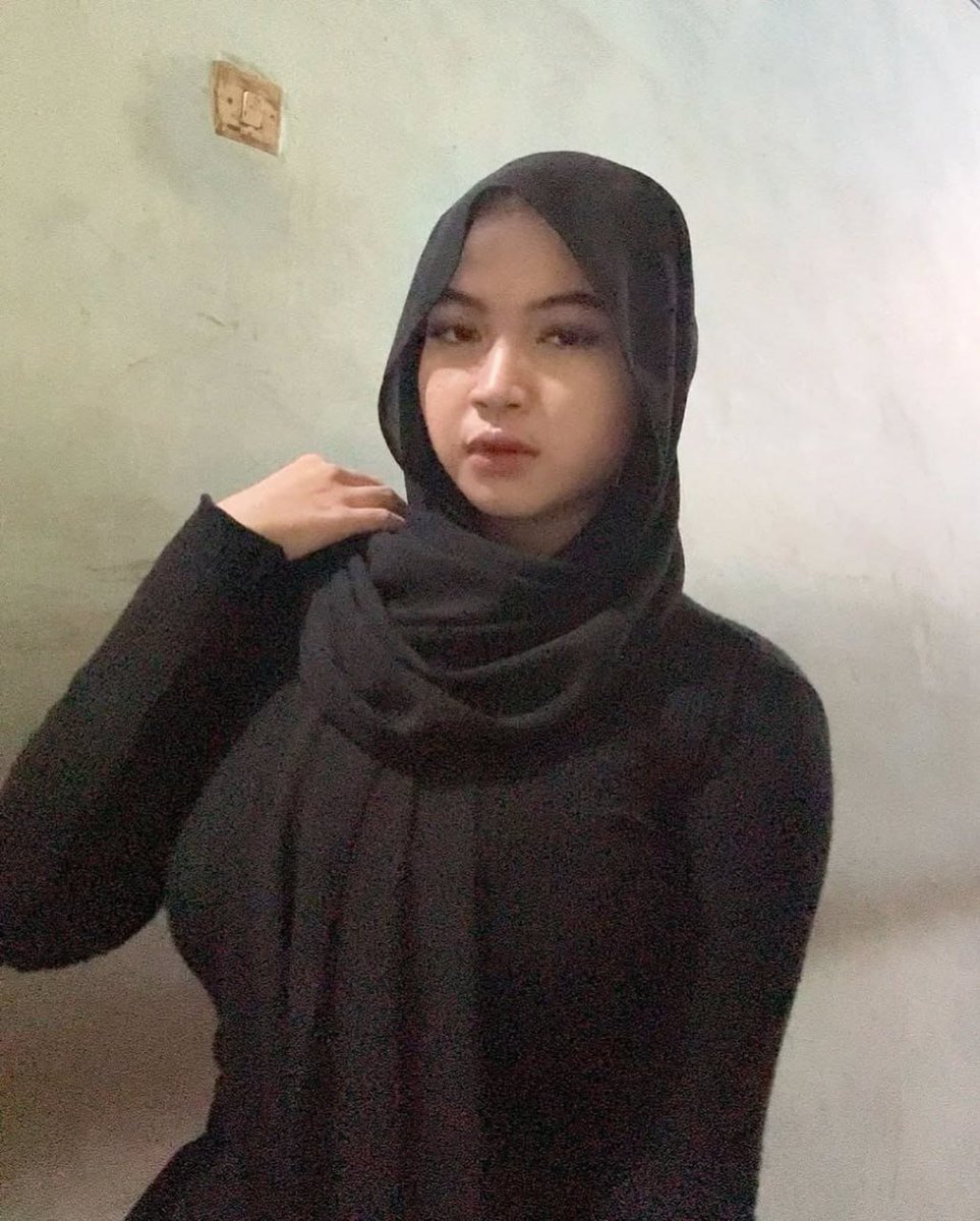 Narrative tweet media