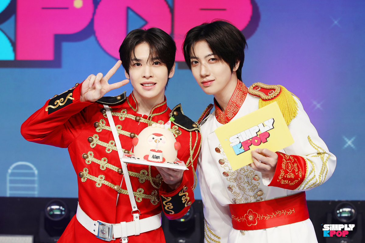 SIMPLY K-POP tweet media