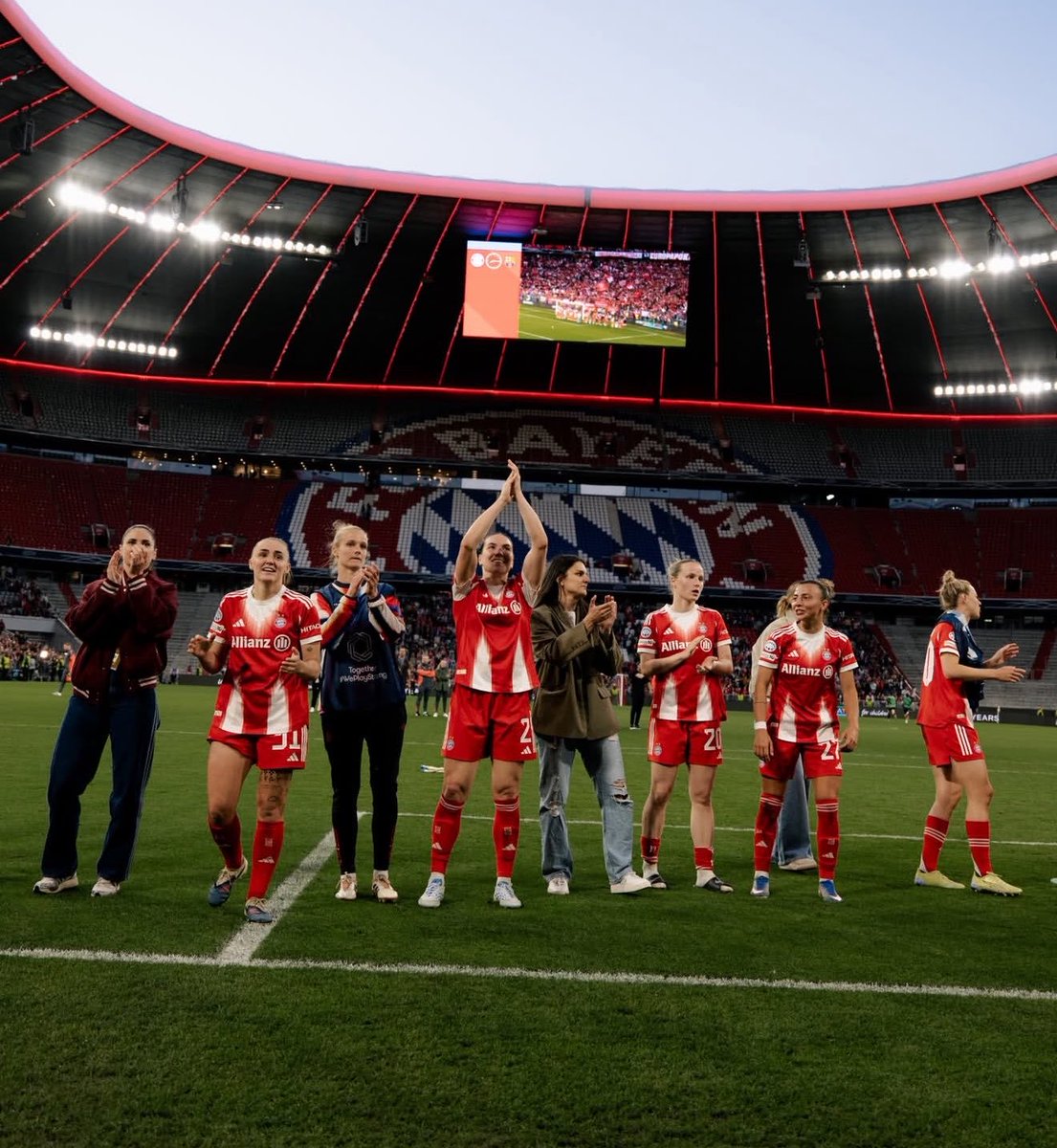 The UWCL fixture between FC Bayern and FC Barcelona was shown on German Free TV yesterday, averaging nearly 1.3 Million viewers (no advertisement for it) with 31.000 people attending in the stadium (their new attendance record for the UWCL). 🌟