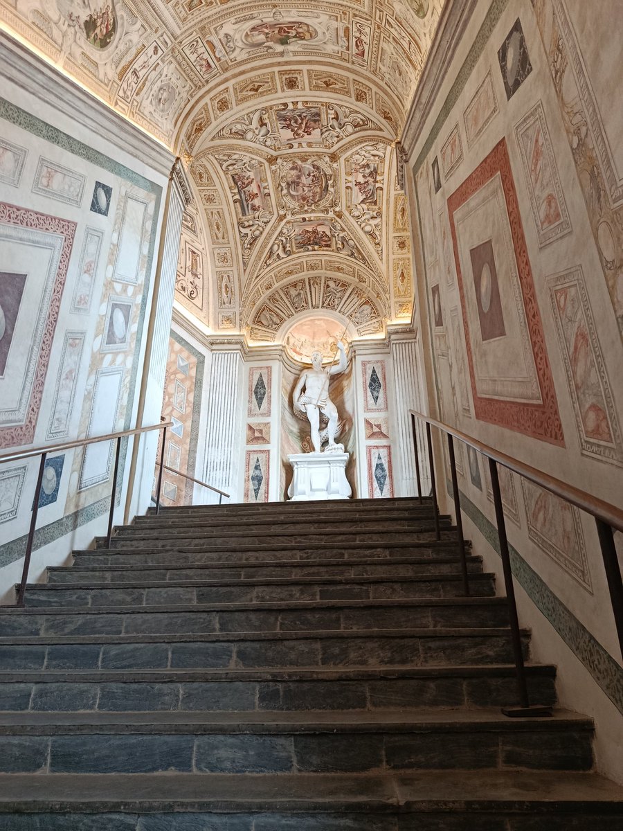 ElCuartoFelipe's tweet photo. Impresionante el palacio de don Álvaro de Bazán, marqués de Santa Cruz, en el Viso del Marqués. Un palacio de talla italiana en mitad de La Mancha. https://t.co/uCp0tGSIYm