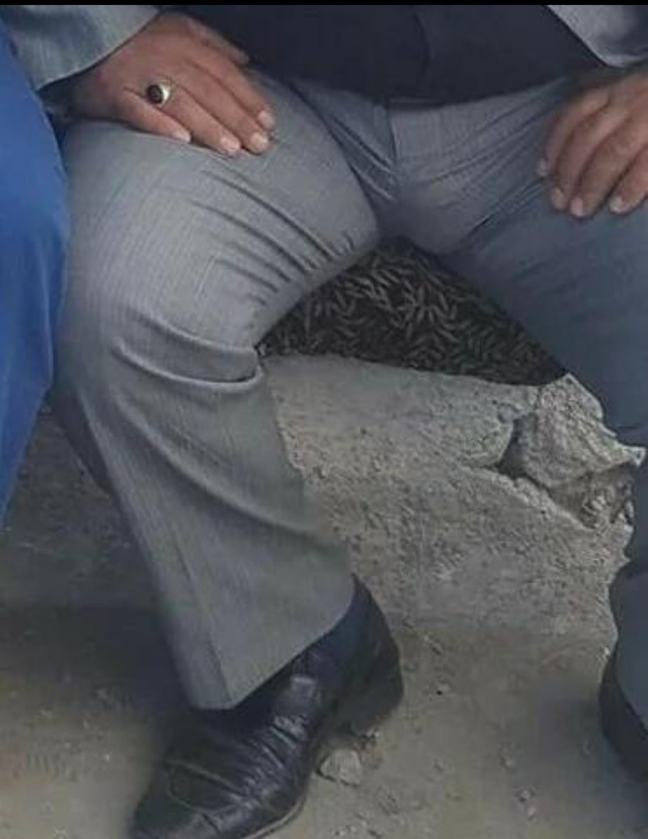 lowbattery190's tweet photo. Turkısh daddy bulge https://t.co/jV69AElgwP