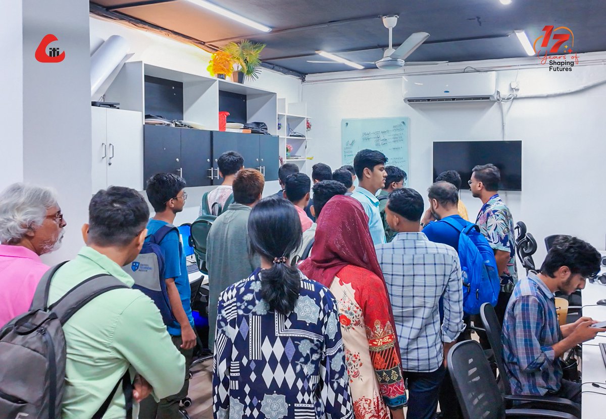 Sijan_82's tweet image. Lights, Camera, Strategy! 🎬

Exploring the "Inside the Video Industry" session at Creative IT Institute! Great insights on career roadmaps and production pipelines. Visiting Movreel Studio to see real-life shooting and editing was a game-changer

#VideoProduction #sijanmahmud