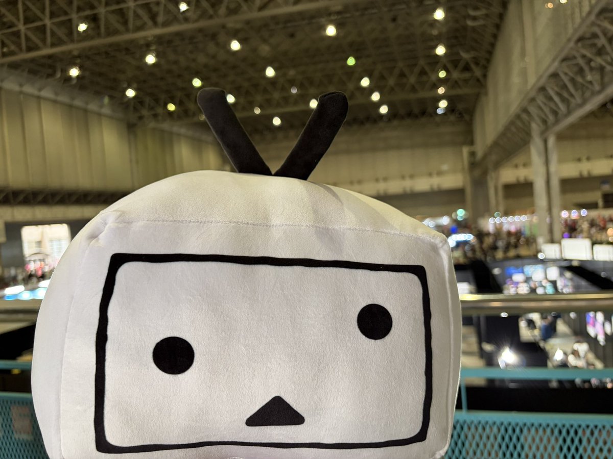 kotoha_222's tweet photo. 初めて行ってみました〜！
超ラッキーなことに抽選で当たって『鳥の詩』を歌わせていただきました☺
優しいお声がけをいっぱいありがとうございました！

#超歌ってみた
#ニコニコ超会議2026 https://t.co/7qUfCaX5Fv