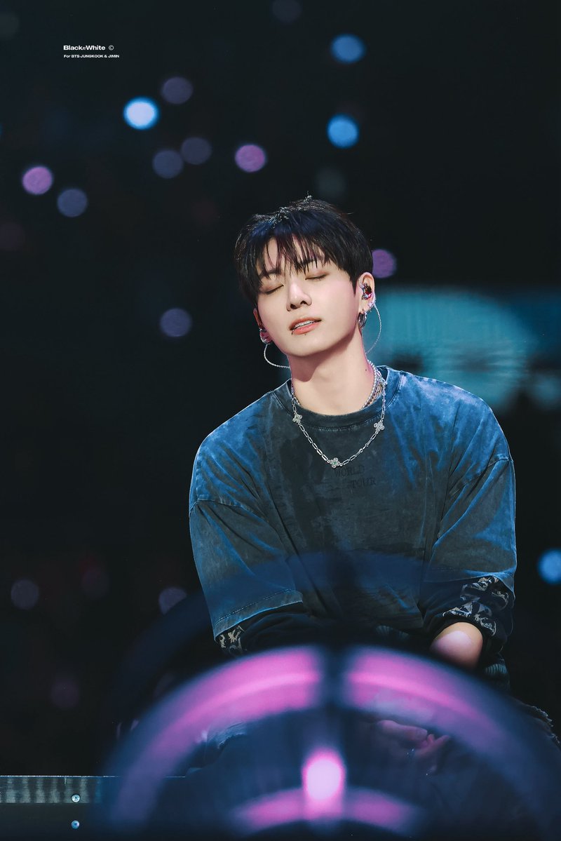 GOLDEN JK tweet media