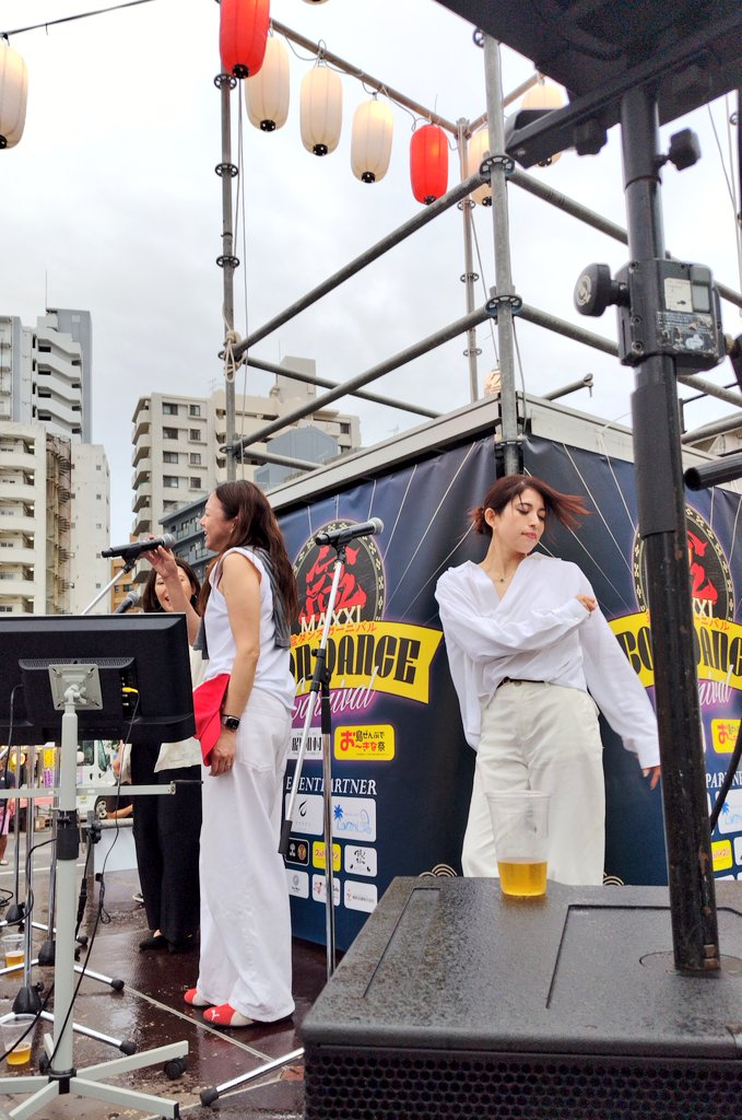 passionjogger's tweet image. 今回の沖縄旅行
楽しめたのは土曜日１日だけだったけど
ランにお祭りにと早朝から夜まで濃密な1日やった🙂
祭りも楽しくて開催してくれた嫁二ーに感謝🙏
元SPEEDの上原多香子さん
一人異彩を放つ
昔を思いだす
かわらずのダンスと歌に感動😣
メンバー全員揃ったSPEEDが見たくなった🙂
#盆ダンス
#SPEED