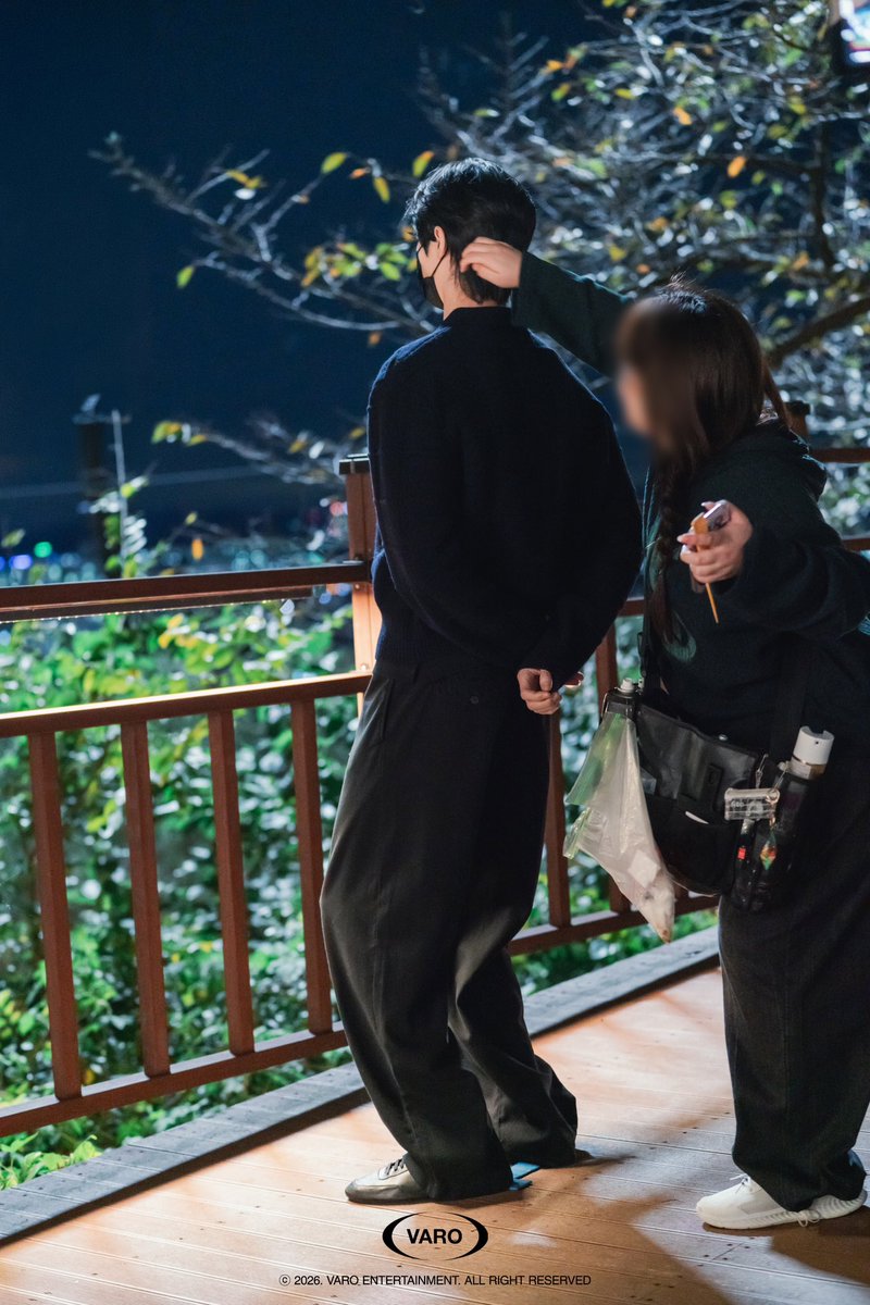 pompompudingggg's tweet photo. ほんとじゃんｗｗｗｗｗ
ウソクさんめっちゃうっすい靴履いてるｗｗｗｗｗｗｗ https://t.co/gBwYNG5teb
